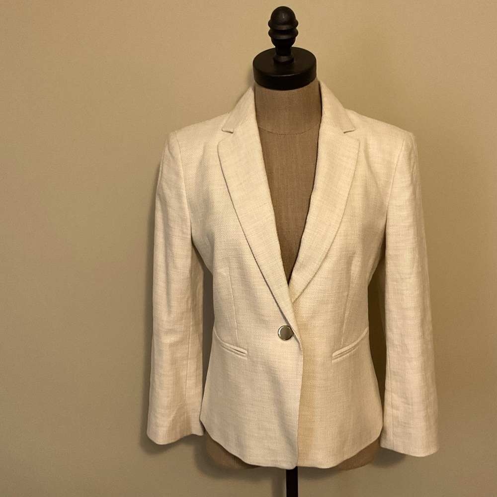 NWOT Ann Taylor cream tweed blazer! Size 6